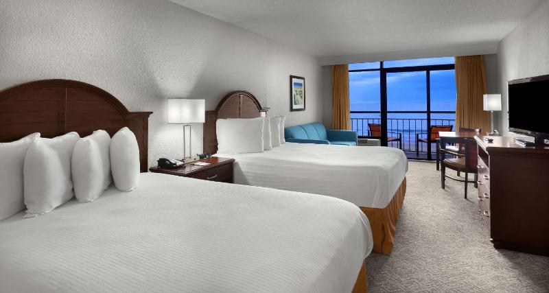 Queen Room with Two Queen Beds - Ocean Front image 4