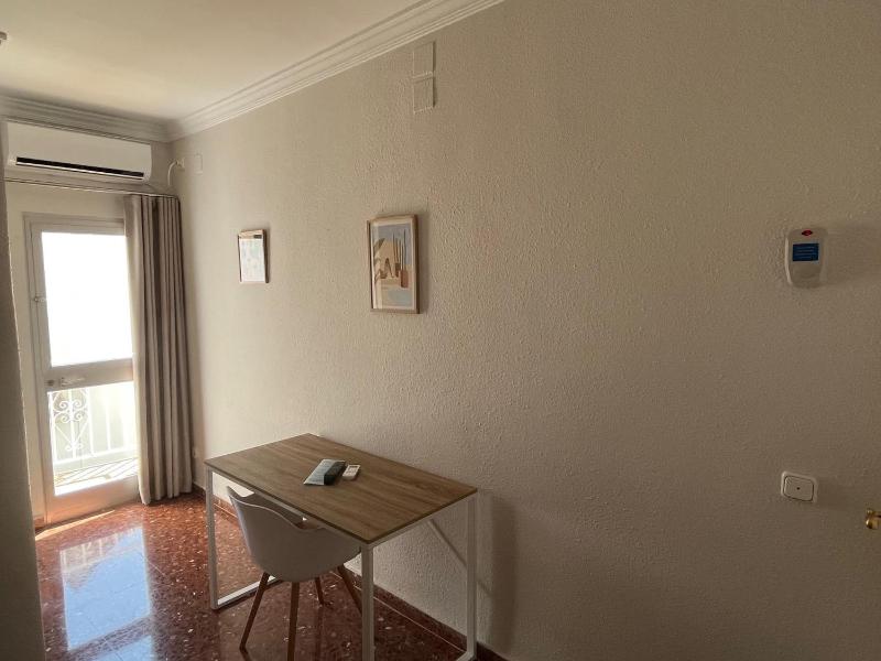 Twin Room with Garden View image 3