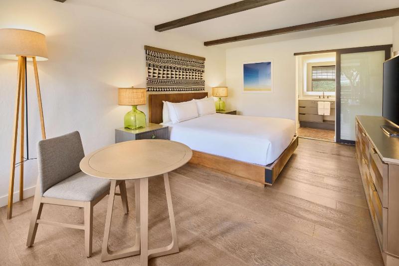 King Room with Patio image 3