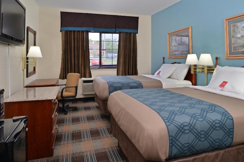 Double Room with Two Double Beds - Smoking image 1
