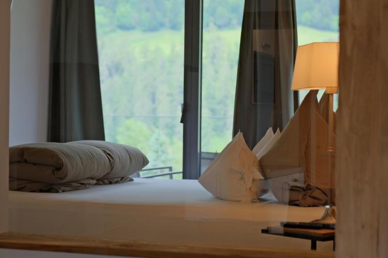 Apartment with Mountain View image 3