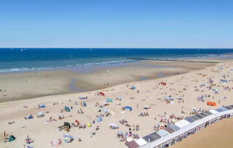 3 Bedroom Nice Apartment In Oostende - image 1