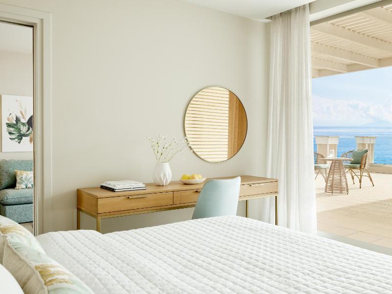 Superior Family Room Sea View image 1