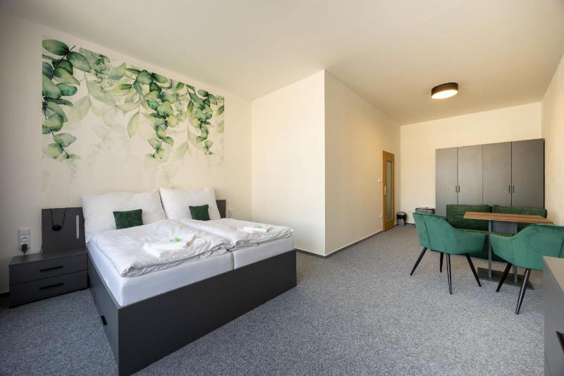 Deluxe Double Room with Extra Bed image 1