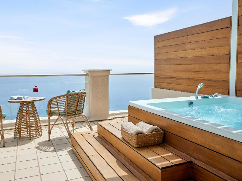  Junior Suite Grand Terrace Whirlpool Sea View (Panorama)    image 3