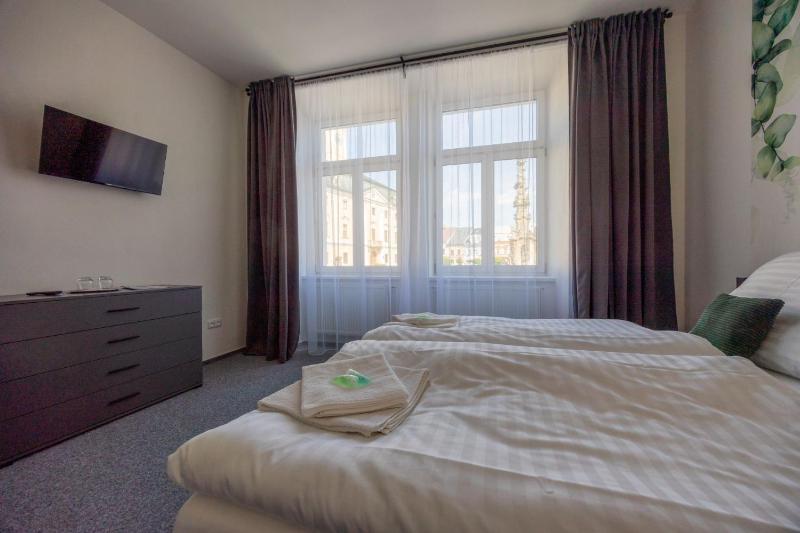 Deluxe Double Room with Extra Bed image 3