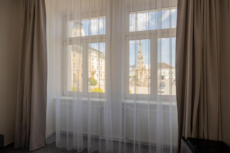 Deluxe Double Room image 3