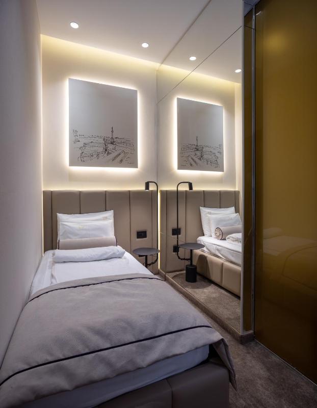 Small Single Room image 1