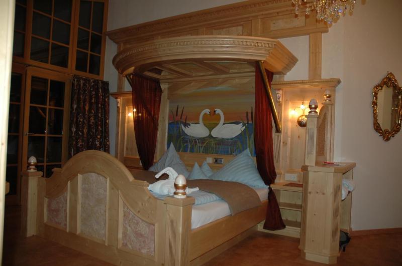 Deluxe Room image 4