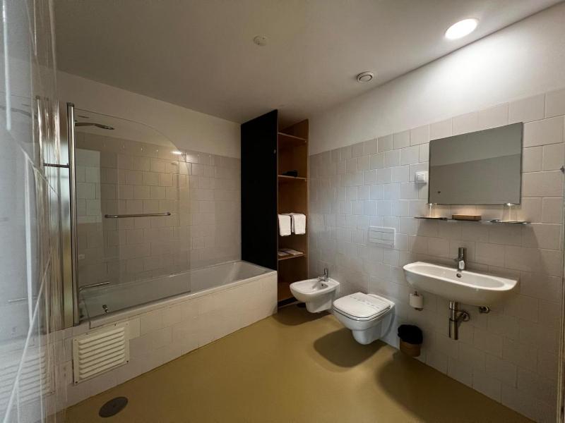 Standard Family Room image 3