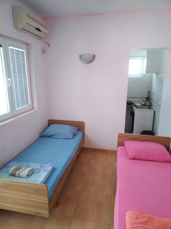 Studio Apartment image 4