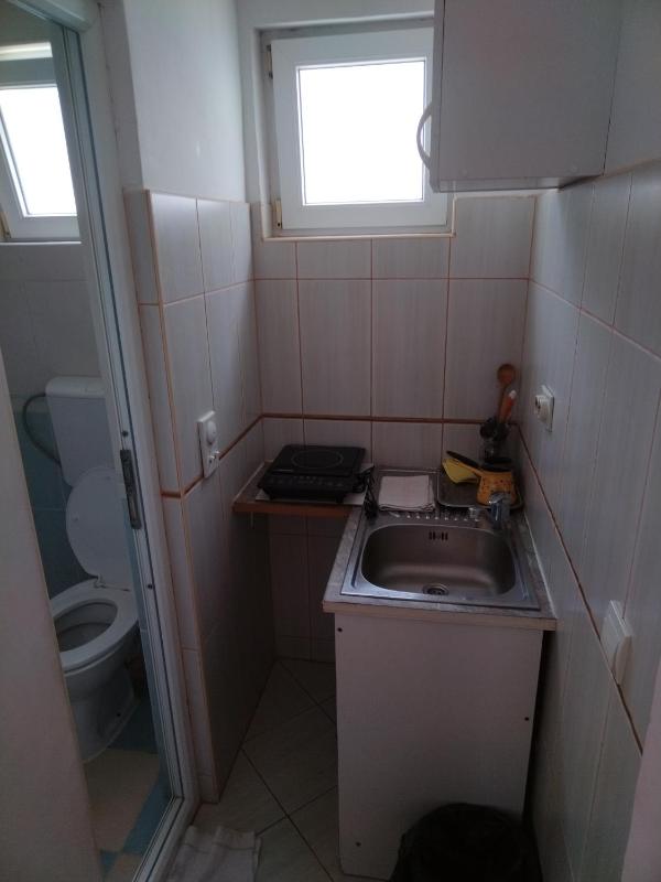 Studio Apartment image 3