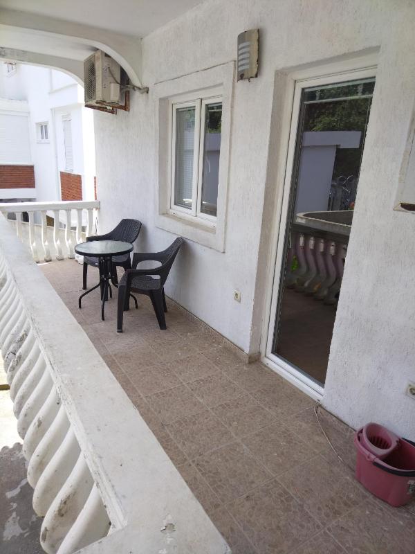 Studio Apartment image 2