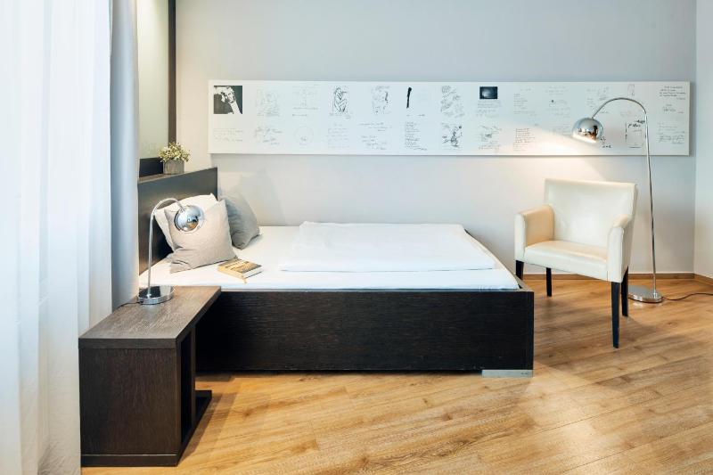Standard Single Room image 1