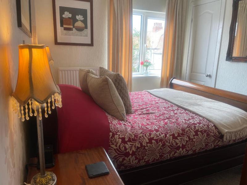 Small Double Room image 2