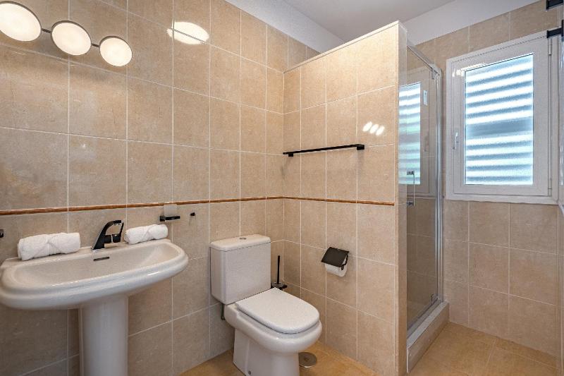 Villa Sabina - 6 bedroom house - image 18