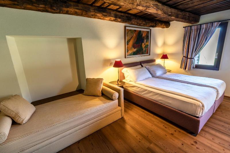 Superior Double Room image 4