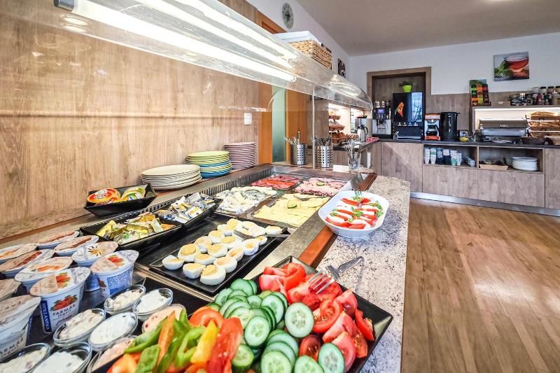 Standard Triple Room image 3