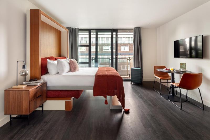 Studio Apartment image 3