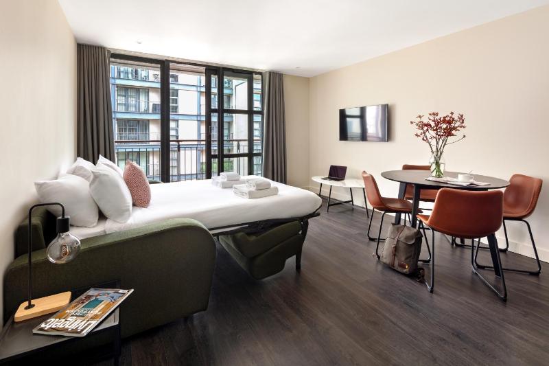 One Bedroom Apartment with sofa bed image 3