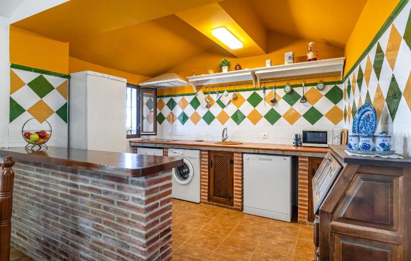 Gorgeous Home In Torrox - image 11