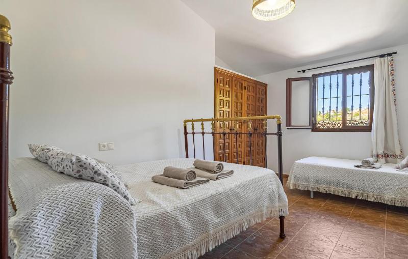 Gorgeous Home In Torrox - image 2
