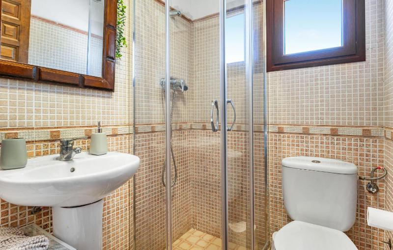 Gorgeous Home In Torrox - image 18