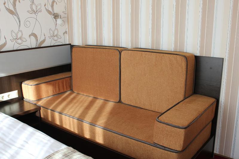 Standard Triple Room image 4