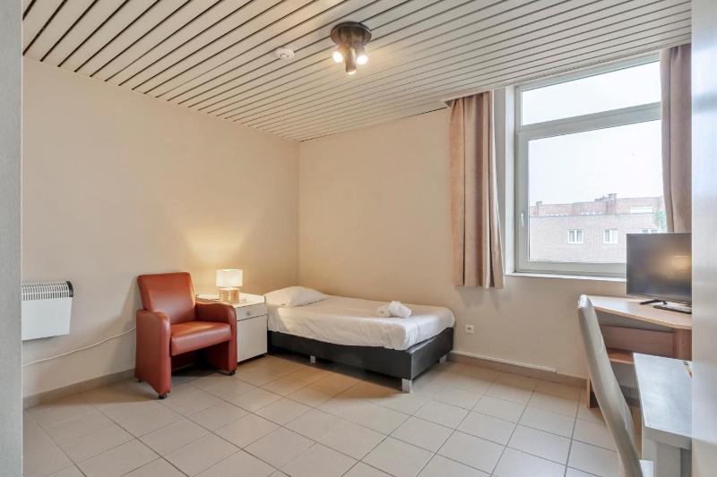 Student Flat single image 3