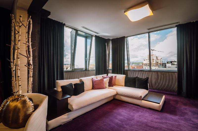 Penthouse Suite image 4