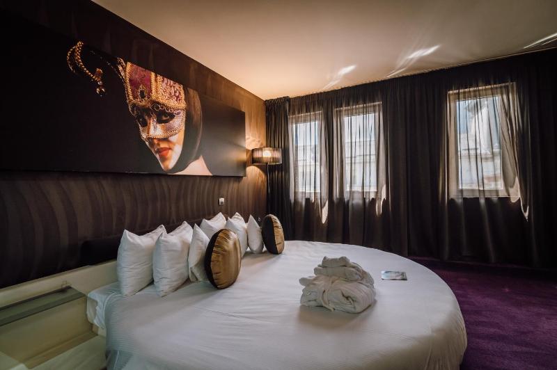 Penthouse Suite image 3