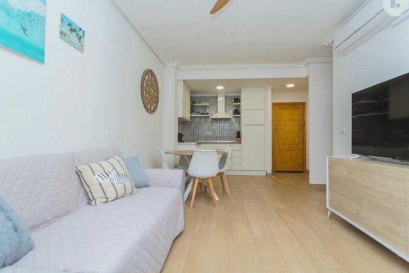 064 New Modern Mood - Alicante Holiday - image 35