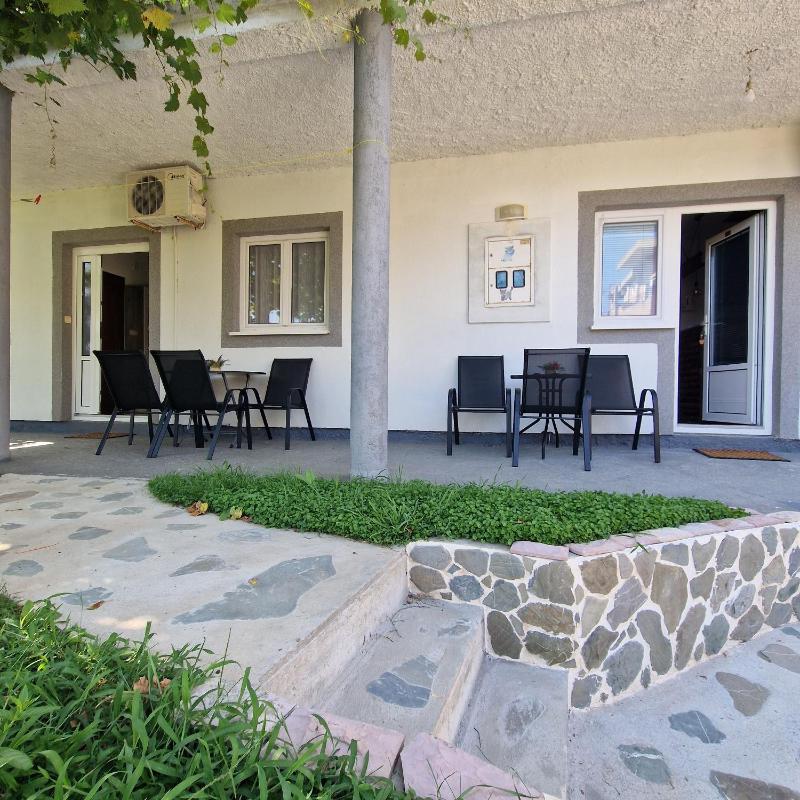 Studio Apartment with Balcony image 3
