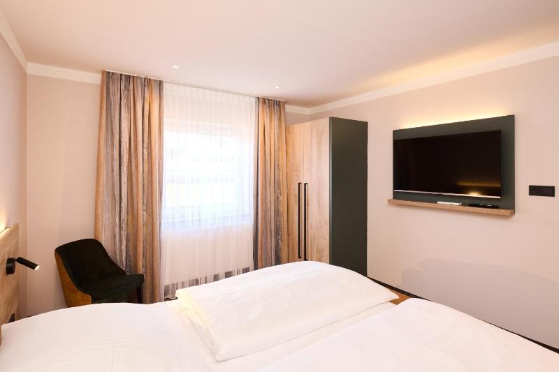 Superior Double Room image 4