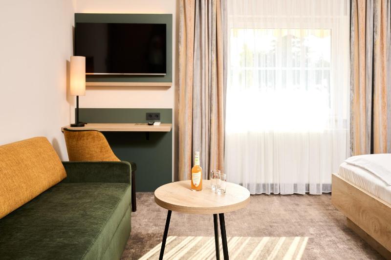 Deluxe Double Room image 4