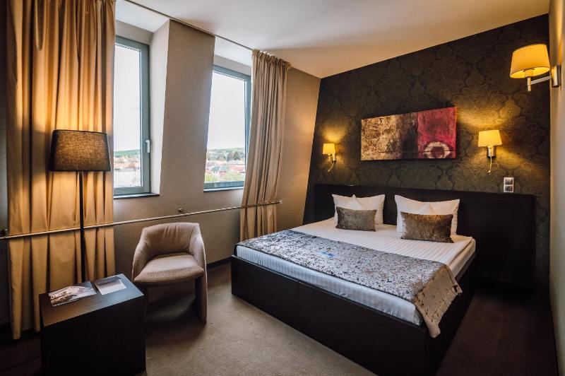 Deluxe Double Room image 4