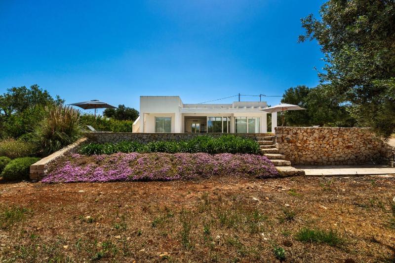 Three-Bedroom Villa image 4