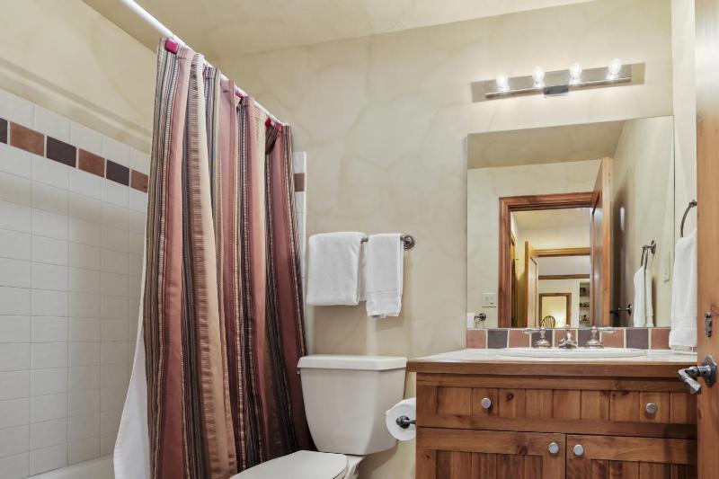 Gorgeous 2 Bd With Lift View In Beaver Creek Condo - image 3