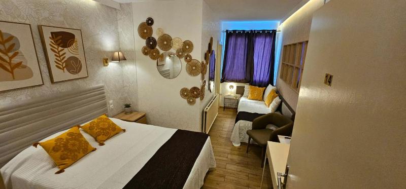 Triple Room with Private Bathroom image 3