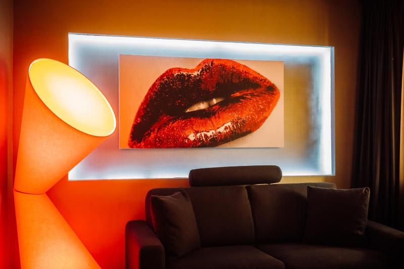 Executive Suite image 4