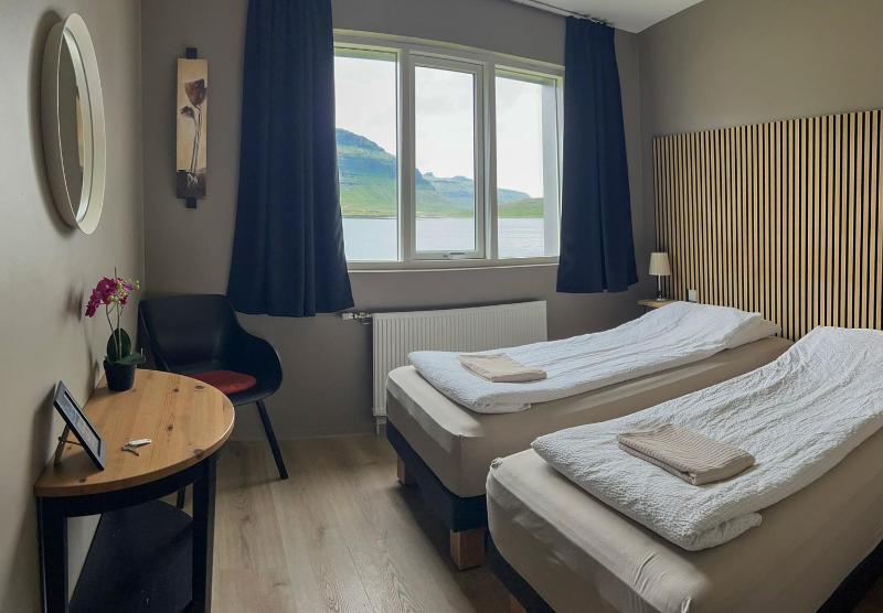Superior Double or Twin Room with Sea View image 1