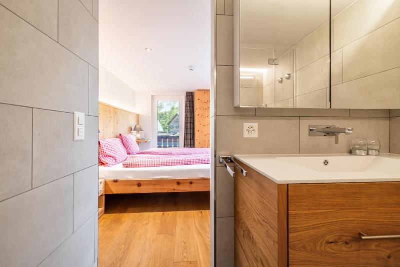Small Double Room image 4