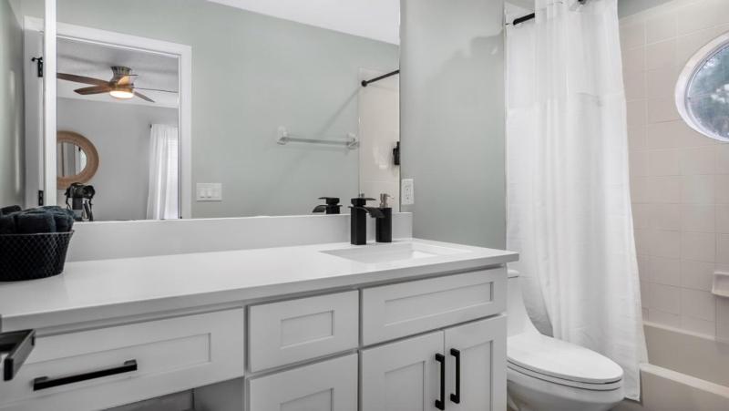 Lovely 7 Bed Pool Home with Game Room-8510PHD - image 30