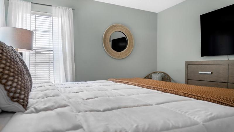 Lovely 7 Bed Pool Home with Game Room-8510PHD - image 8