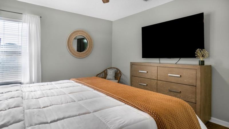 Lovely 7 Bed Pool Home with Game Room-8510PHD - image 45