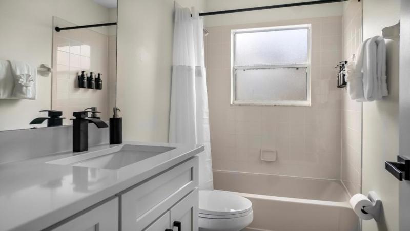 Lovely 7 Bed Pool Home with Game Room-8510PHD - image 33