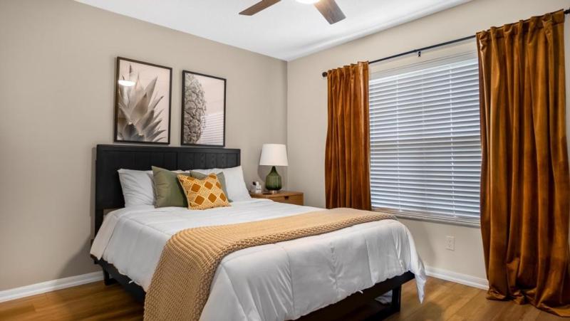 Lovely 7 Bed Pool Home with Game Room-8510PHD - image 17