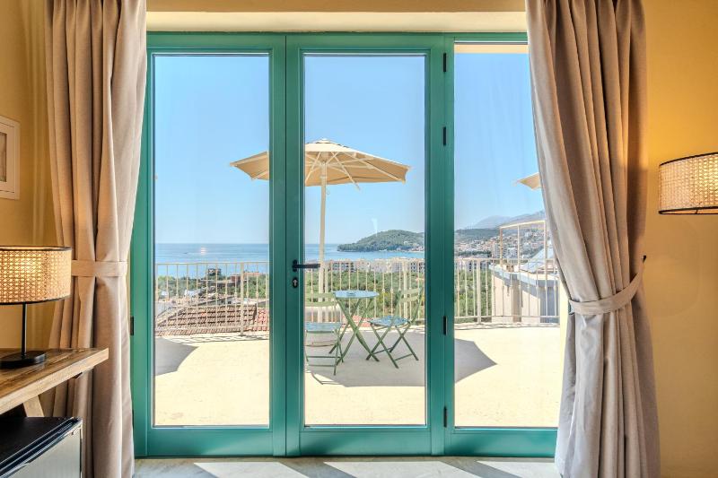Kalesma Himare - image 16