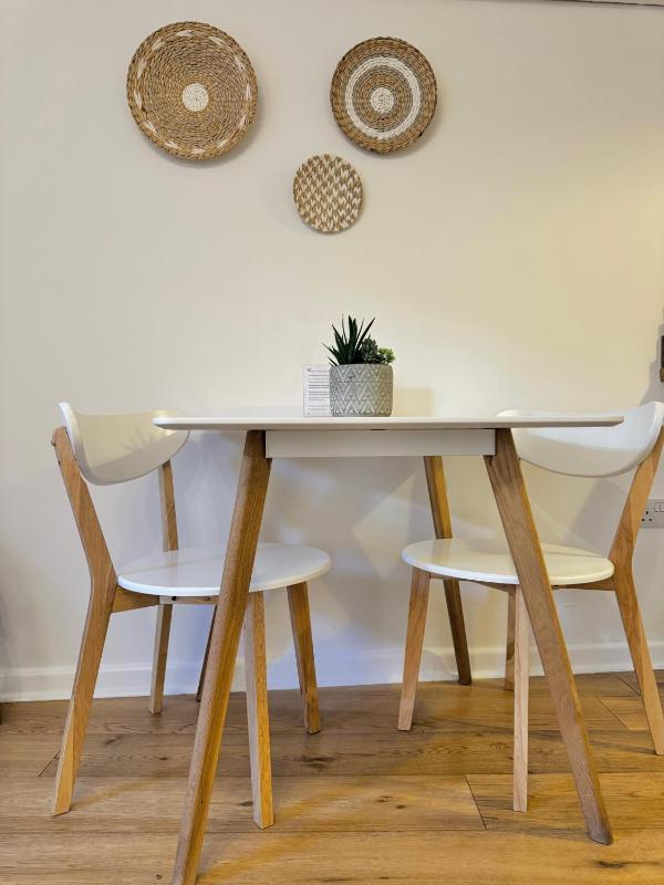 One-Bedroom Apartment image 3