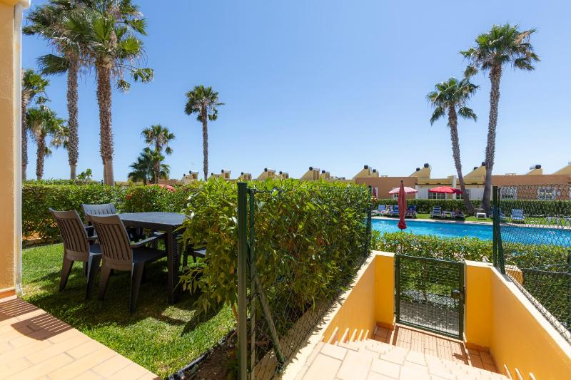 Three-Bedroom Villa (6 Adults + 2 Children up to 11 years old) image 2